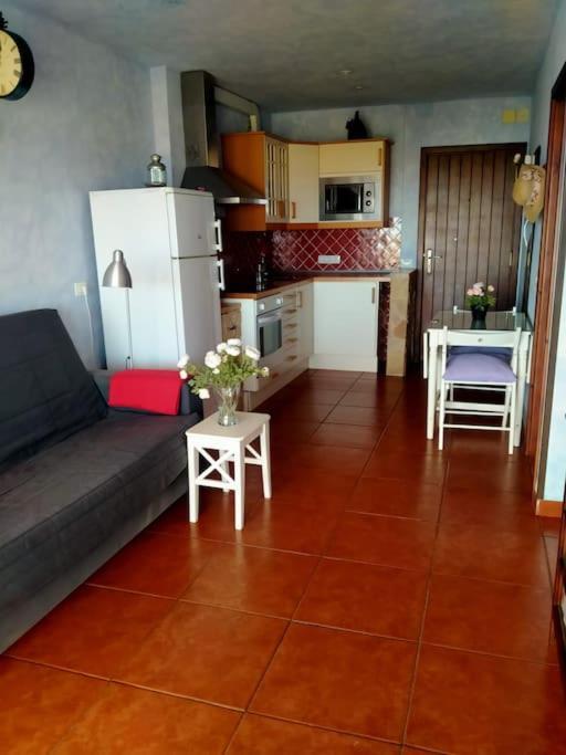 Apartamento Con Vistas Al Mar Арона Екстериор снимка