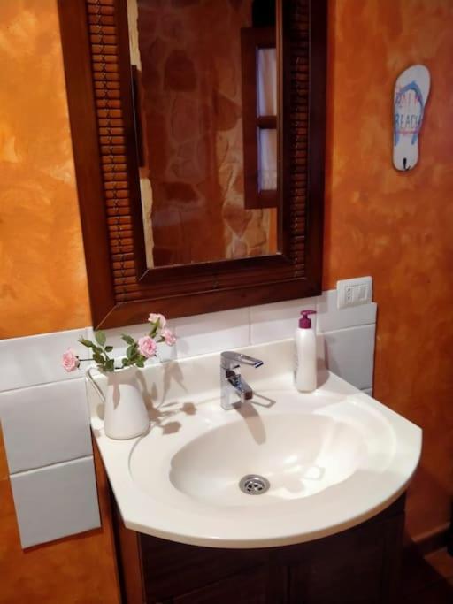 Apartamento Con Vistas Al Mar Арона Екстериор снимка